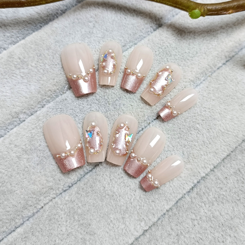 Diamante rosa suave, elegante de vestir uñas de mariposa, adornos de uñas exquisitos, 10 piezas de parche de uñas de diamante de lujo ligero.