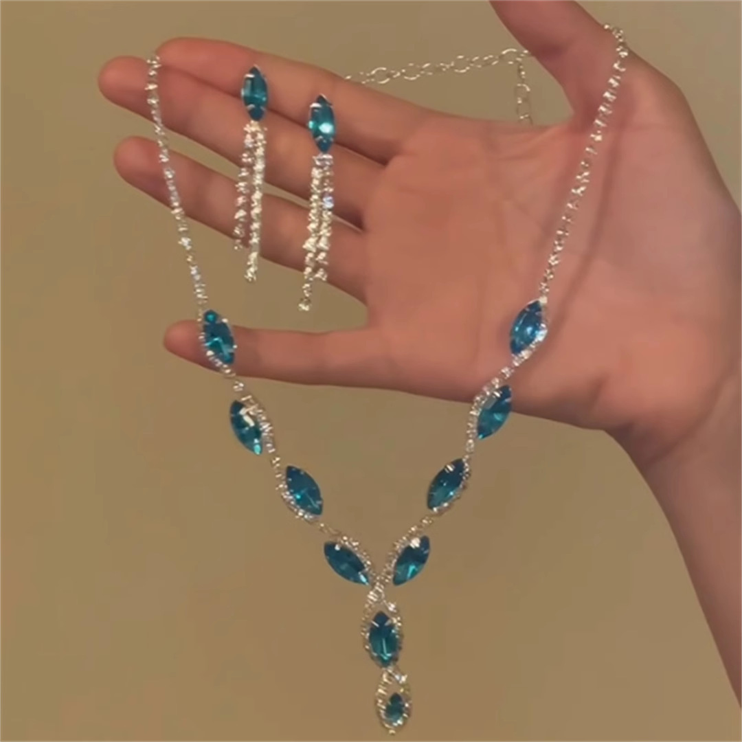 Parure bijoux mariée avec collier et boucles d'oreilles zircon_voghion.com