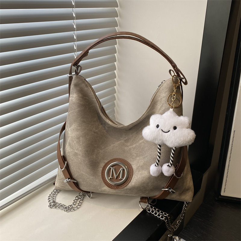 Capacious shoulder bag, backpack, one-shoulder bag, worn on the shoulder