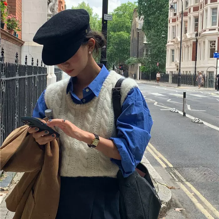 现货2025冬季新款韩国东大门八奶纯色圆领无袖针织马甲麻花背心女