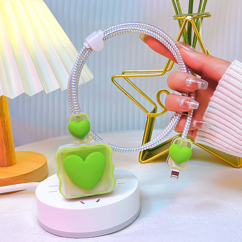 Borde ondulado plano adecuado para la cubierta protectora de la cabeza de carga con forma de corazón ondulado de Apple de 20w, protector de cable de datos de 18w contra mordidas.