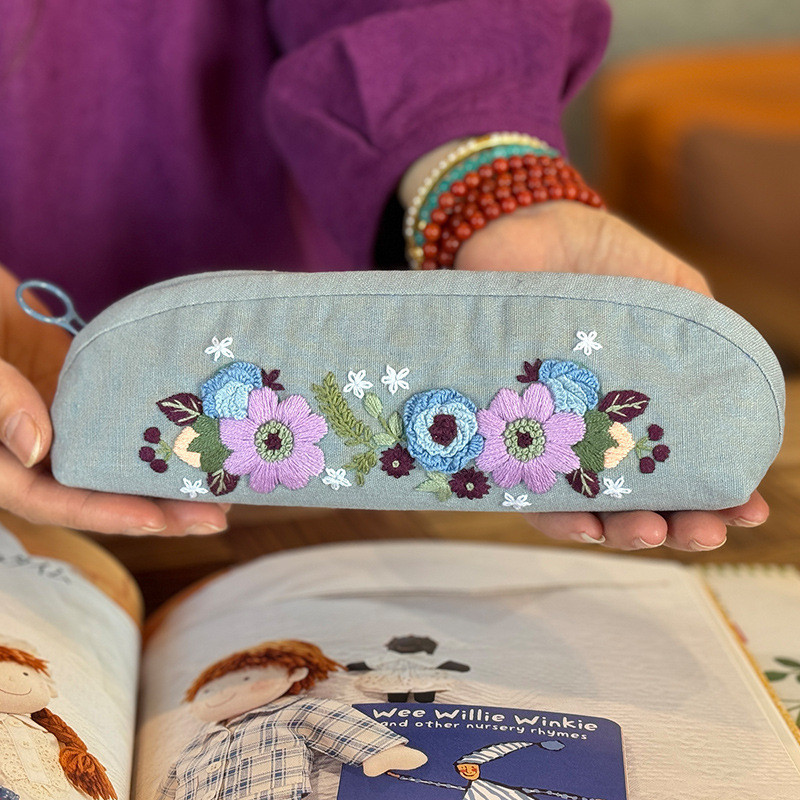 Bolsa de bolígrafo de estudiantes bordado de viento chino Lu bordado a mano flores y hierbas caja de papelería creativa regalo de apertura de la escuela caja de bolígrafo de arte