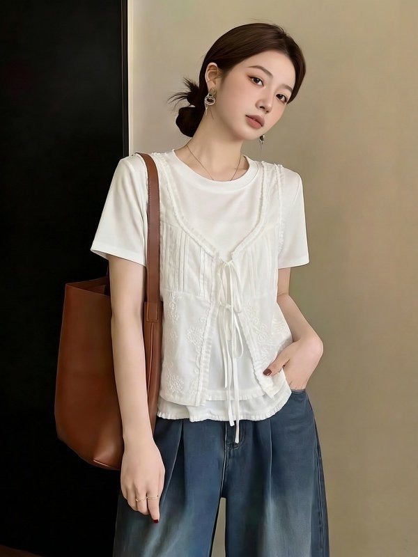Áo thun nữ tay ngắn cổ tròn phối ren vintage hai lớp buộc nơ — Hai mảnh trắng