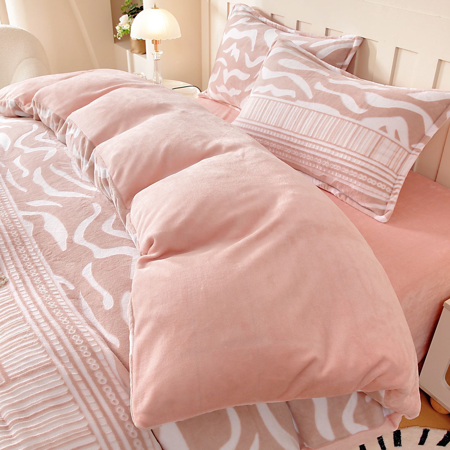 2025 nuevo invierno leche cama de terciopelo cuatro piezas más terciopelo grueso tallado sábanas de terciopelo de coral cubierta de colcha de tres piezas