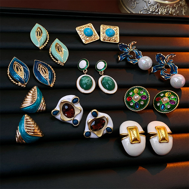 33g Weight 1 Pair Elegant Retro Leaf Flower Enamel Alloy Earrings