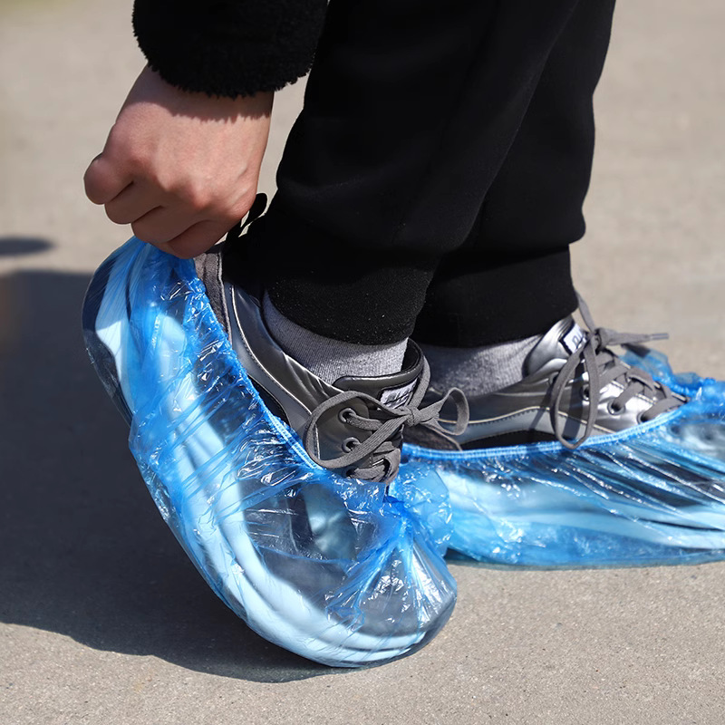 一次性鞋套防水防尘防静电鞋套加厚聚乙烯PE鞋套CPE鞋套大厂现货