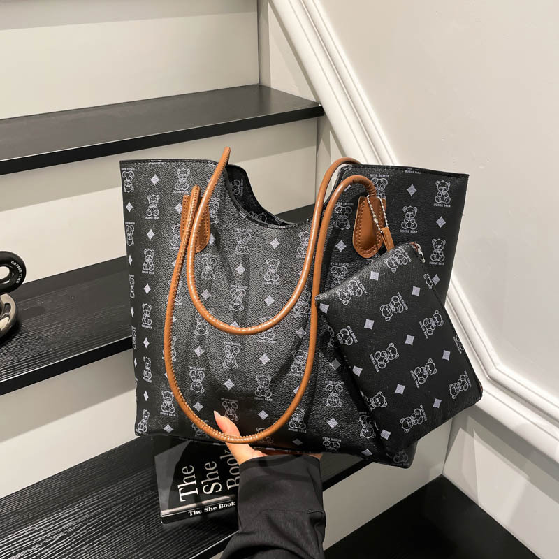 Bolso de alto valor transfronterizo para mujeres 2025, nuevo bolso de hombro de moda retro de gran capacidad de viaje
