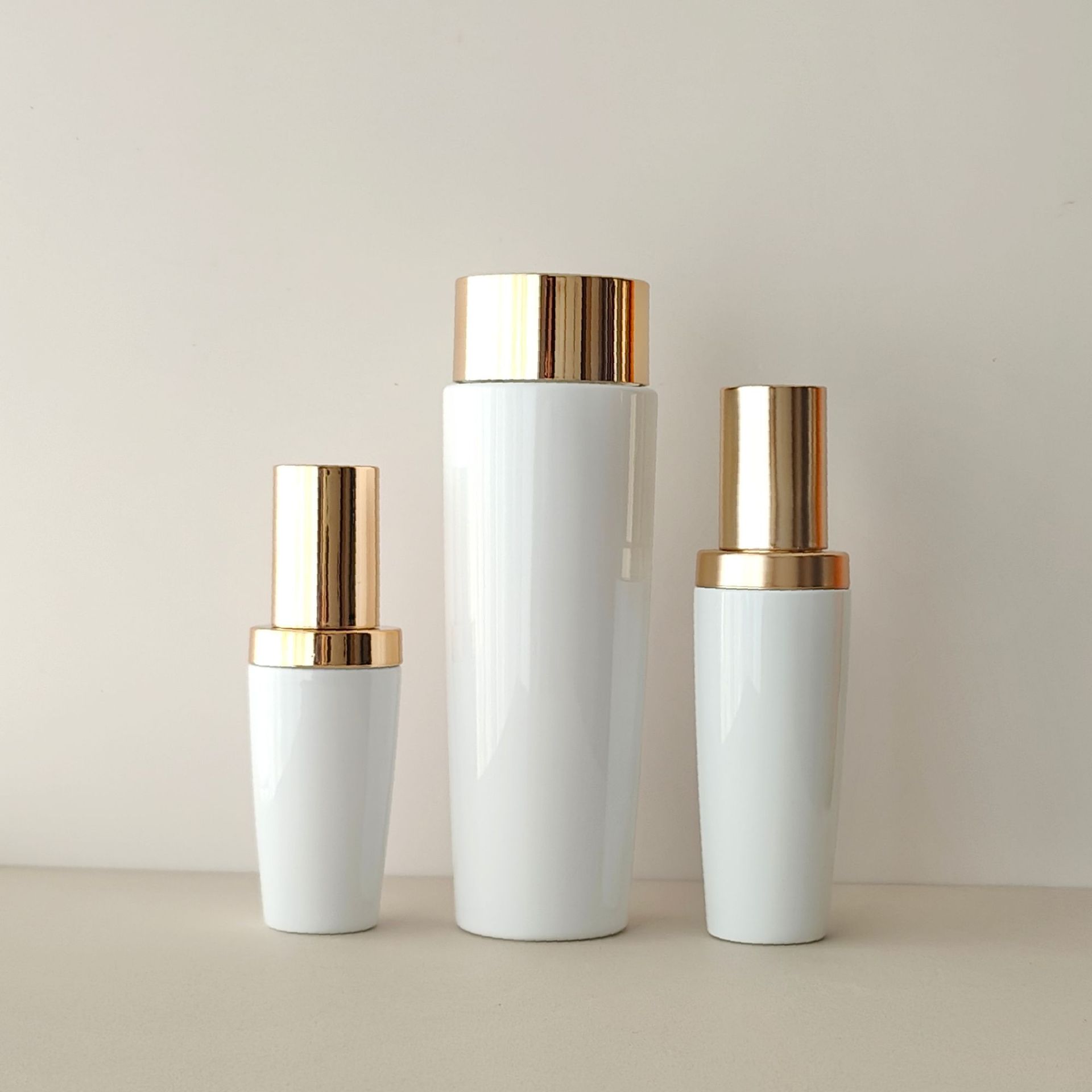 水乳系列空瓶圆形多规格乳液精华瓶配泵头100g/50g/30g