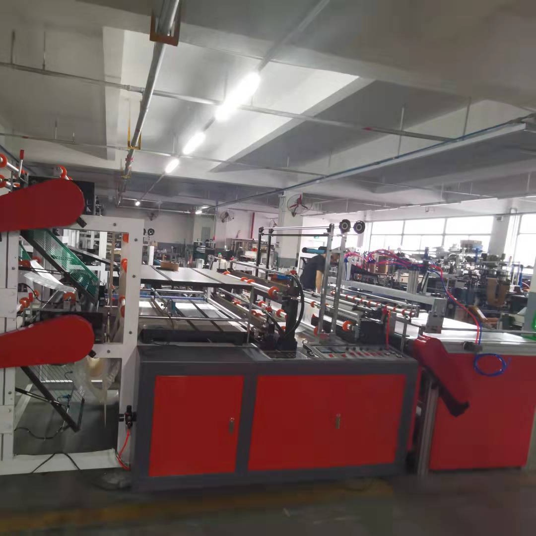 20丝厚塑料袋制袋机,1.2米型冷切制袋机，无拉伸制袋机