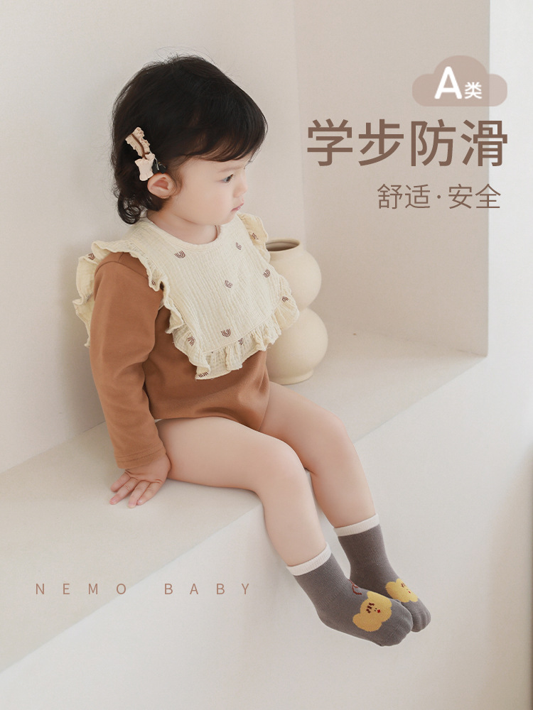 Calcetines de piso de bebé antideslizantes a prueba de frío pegamento de fondo completo calcetines de piso de bebé calcetines de niño niños y niñas calcetines de algodón de media pantorrilla sin hueso