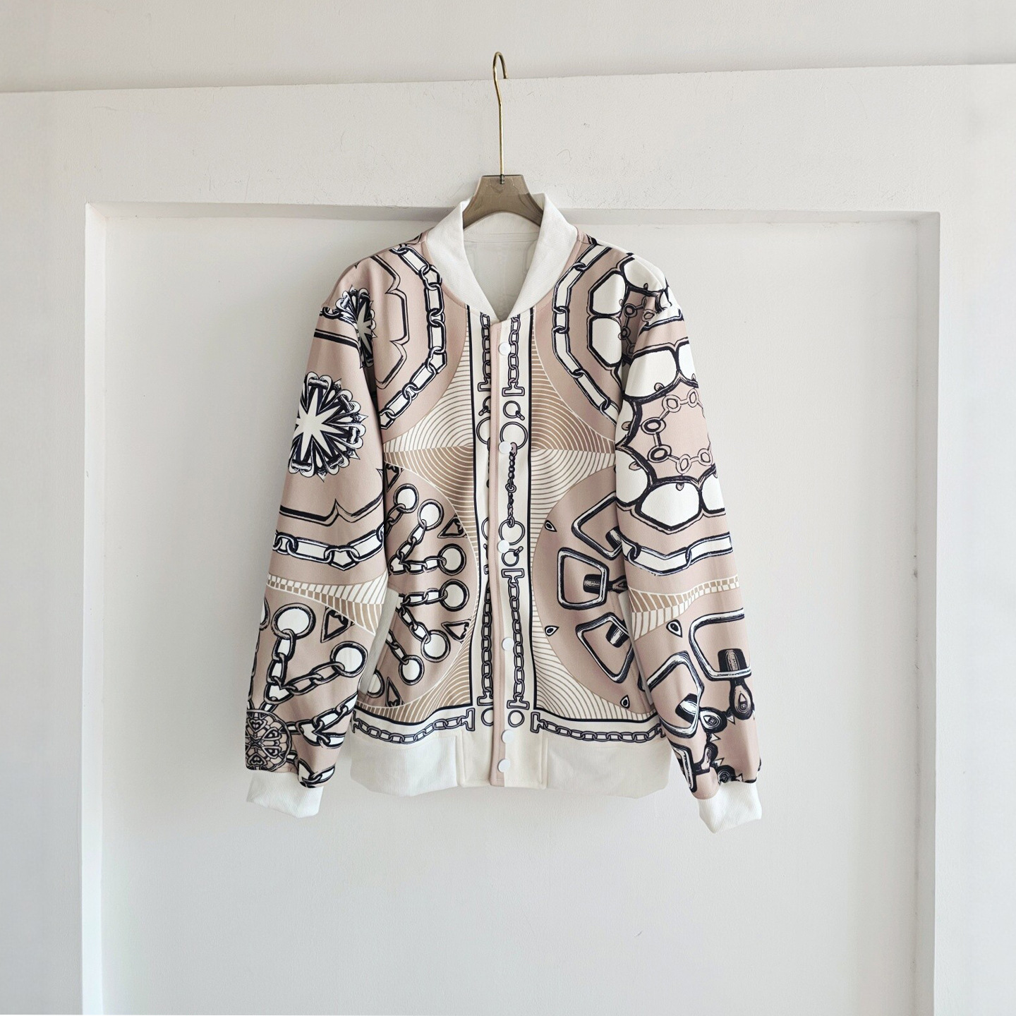 Cross-border French-style light luxury chain-print baseball jacket for women, short jacket, color-blocked casual stand-up collar youthful jacket