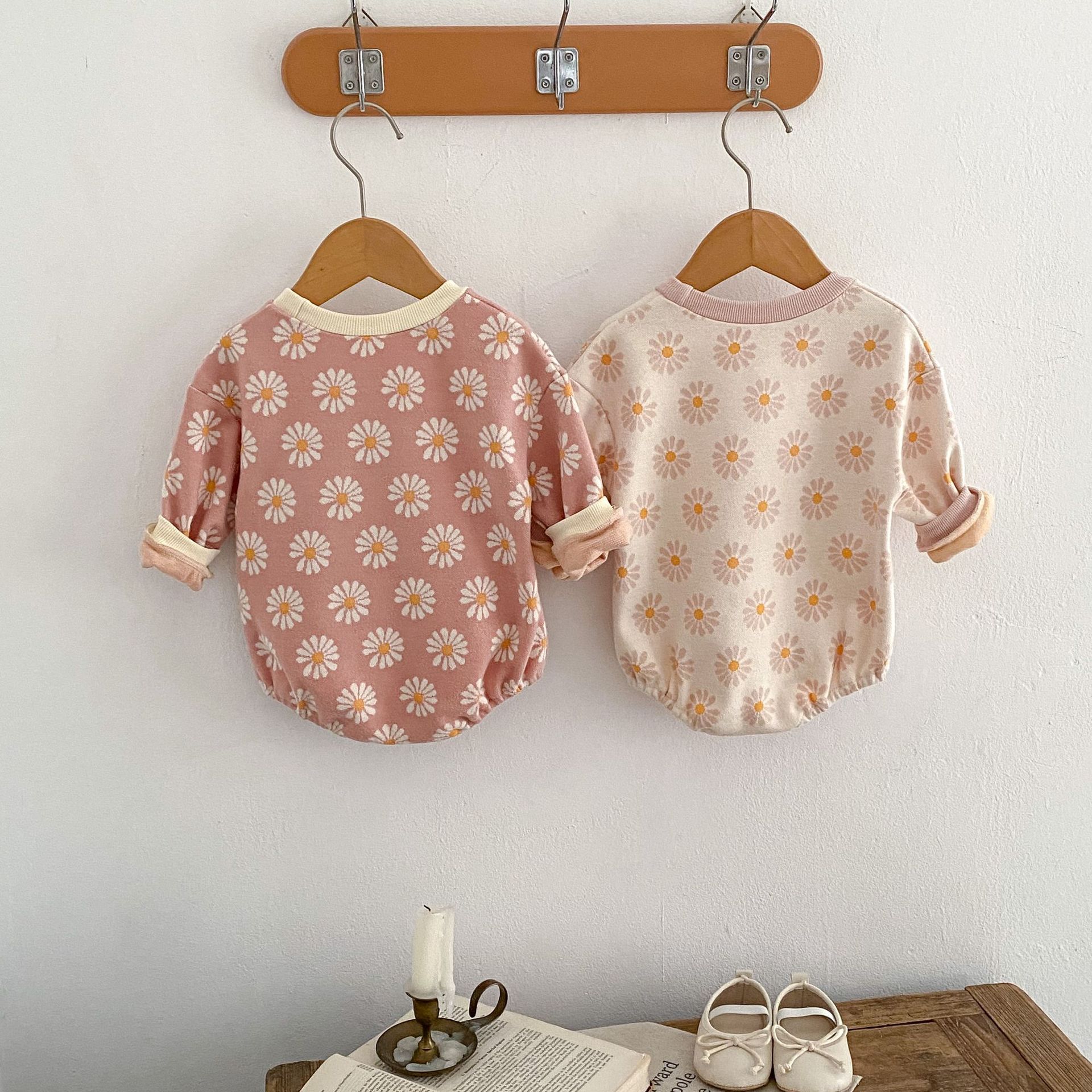 Ins 2024 autumn clothing for infants, young children, girls, babies, fresh flowers, jacquard long sleeved crawling_voghion.com