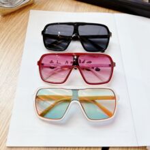 �¿�С���һ��ʽ��Ƭ��������ʱ��ŷ��������ͬ����̫����ī��