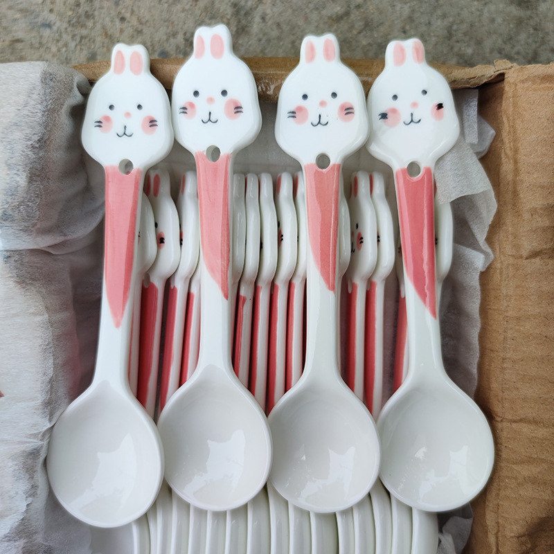 Inswind de alto valor facial lindo dibujo animado cuchara de mango largo cuchara de bebés cuchara de cerámica casera cuchara de café creativa