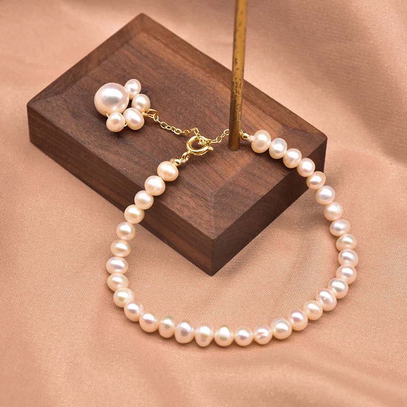 Pendant, bracelet