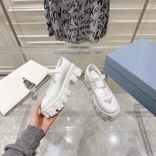 Prada* ��Ƥ��ט���ЬŮӢ���L���ǘ˴ָ�СƤЬ�¿�A�^������