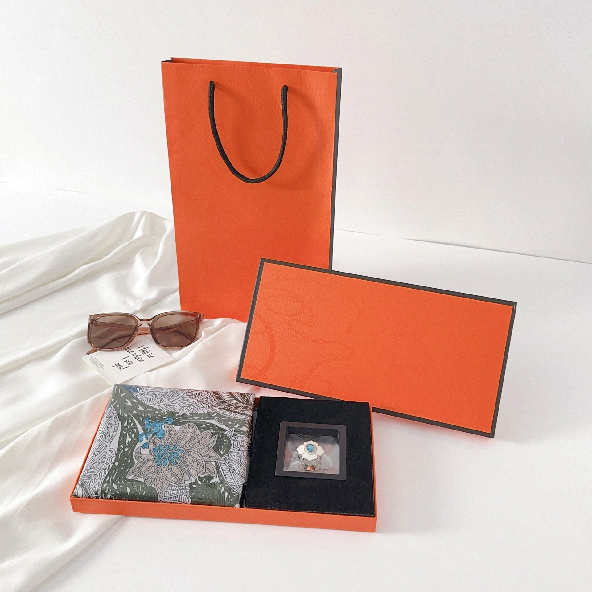 Elegante estilo francés flores bufandas de moda bufandas de seda de moda Qixia día de la madre lujosa caja de regalo de moda set