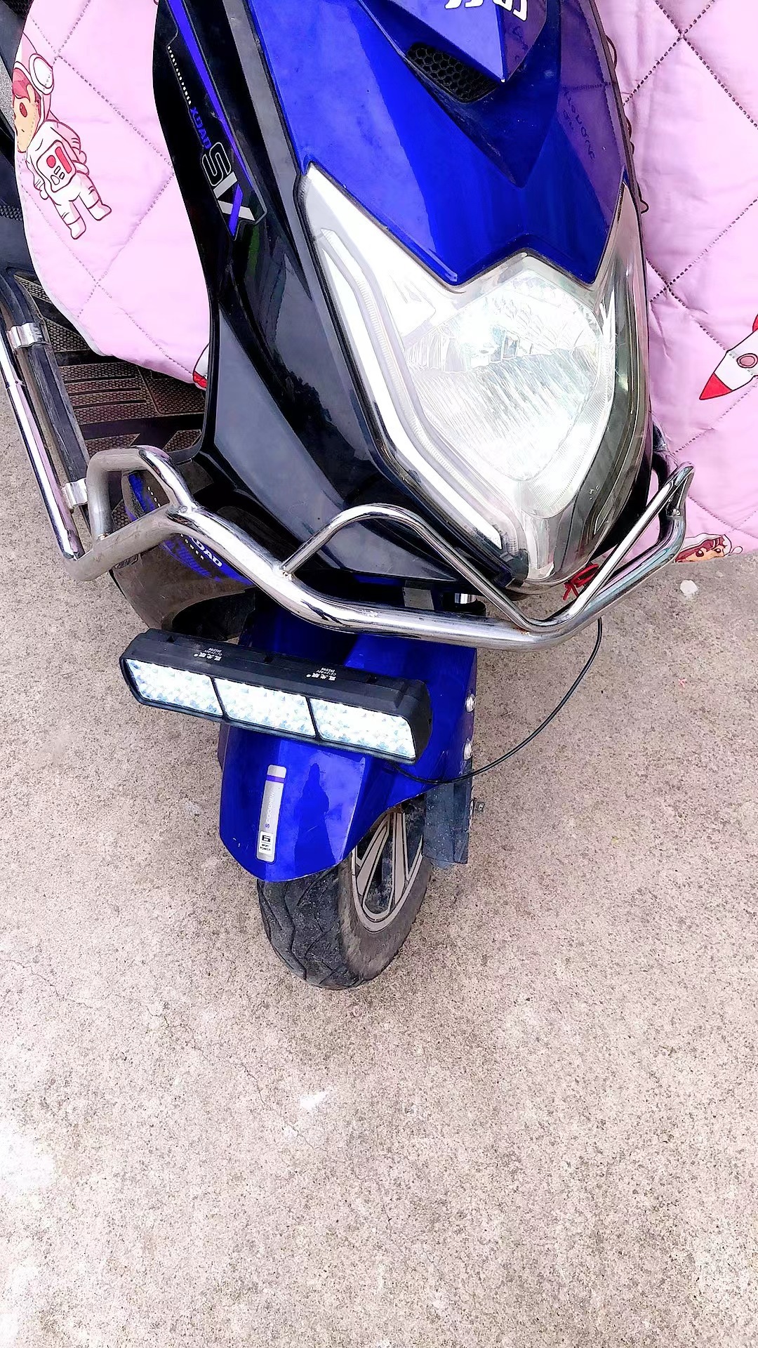 Electric Vehicle LED Strong Light Headlight 12V-80V Universal
