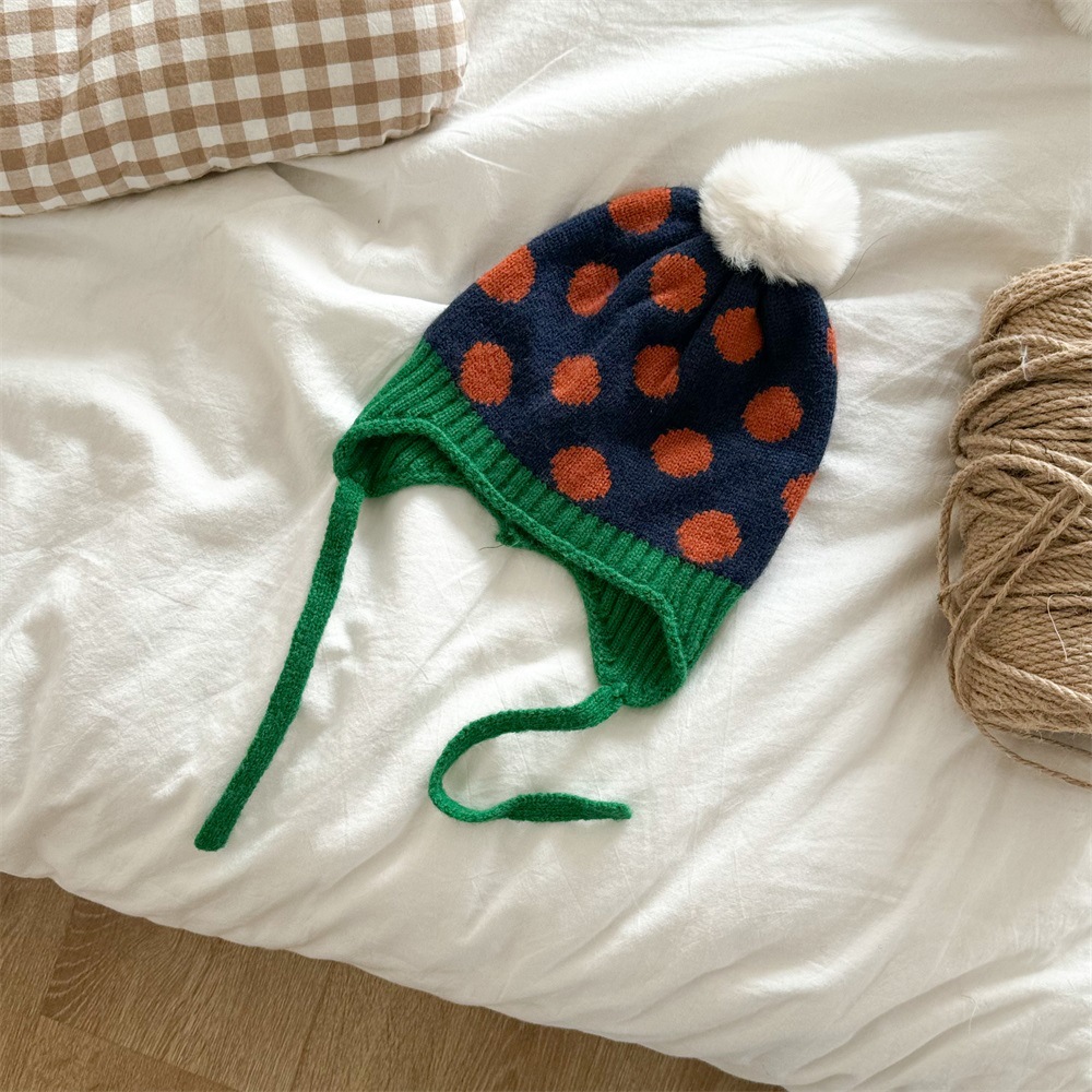Niños otoño e invierno lindo gorro de punto de bola de piel a juego de color para hombres y mujeres bebé retro lunares cálido gorro de lana