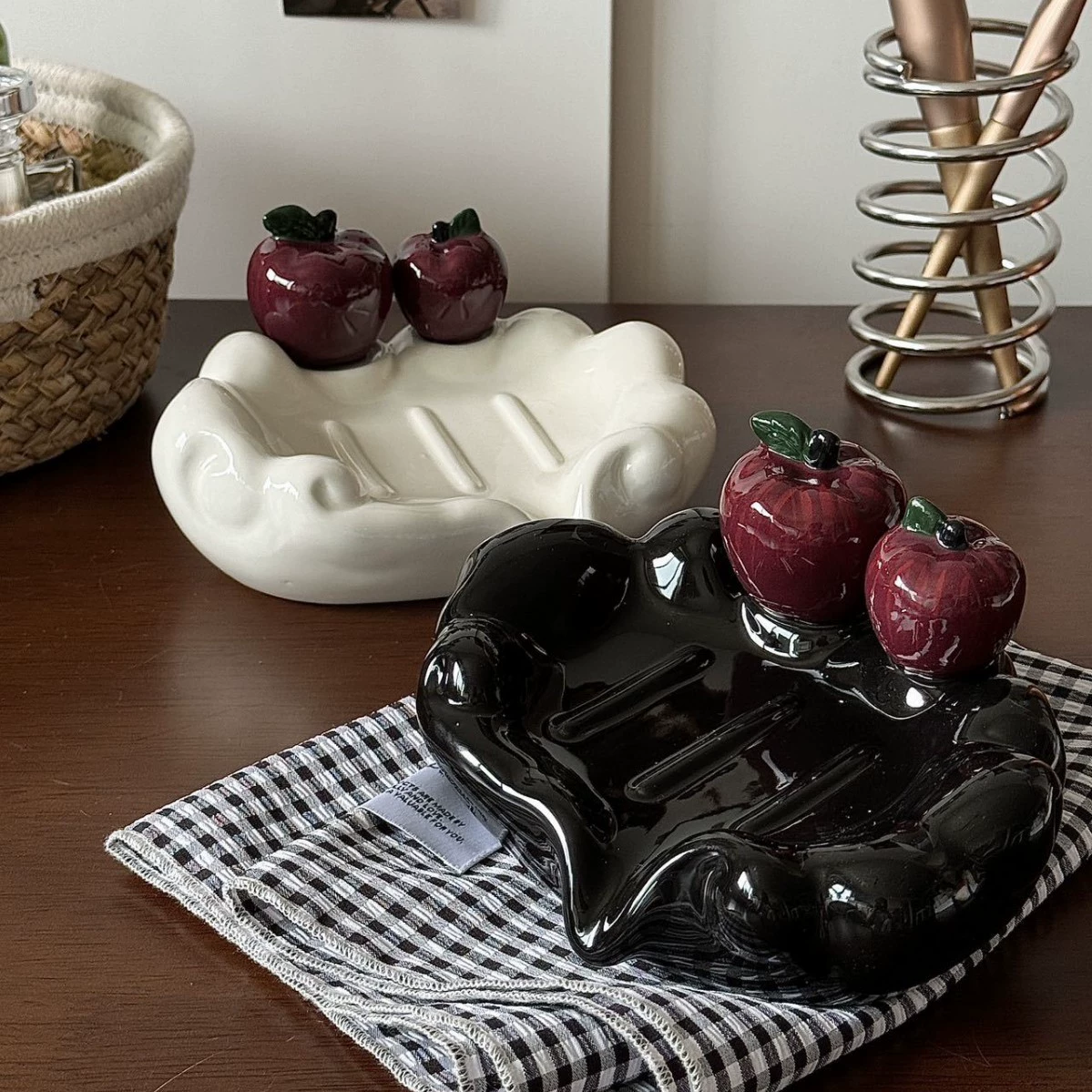 High quality ceramic soap holder, hygienic drying rack, light luxury style