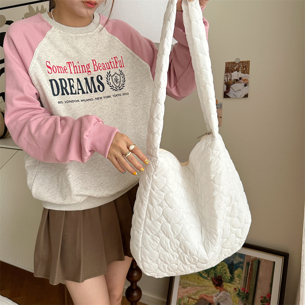 39131 Japanese quilted heart-shaped cotton tote travel bag Crossbody bag for women, large-capacity single-shoulder crossbody canvas bag undefined