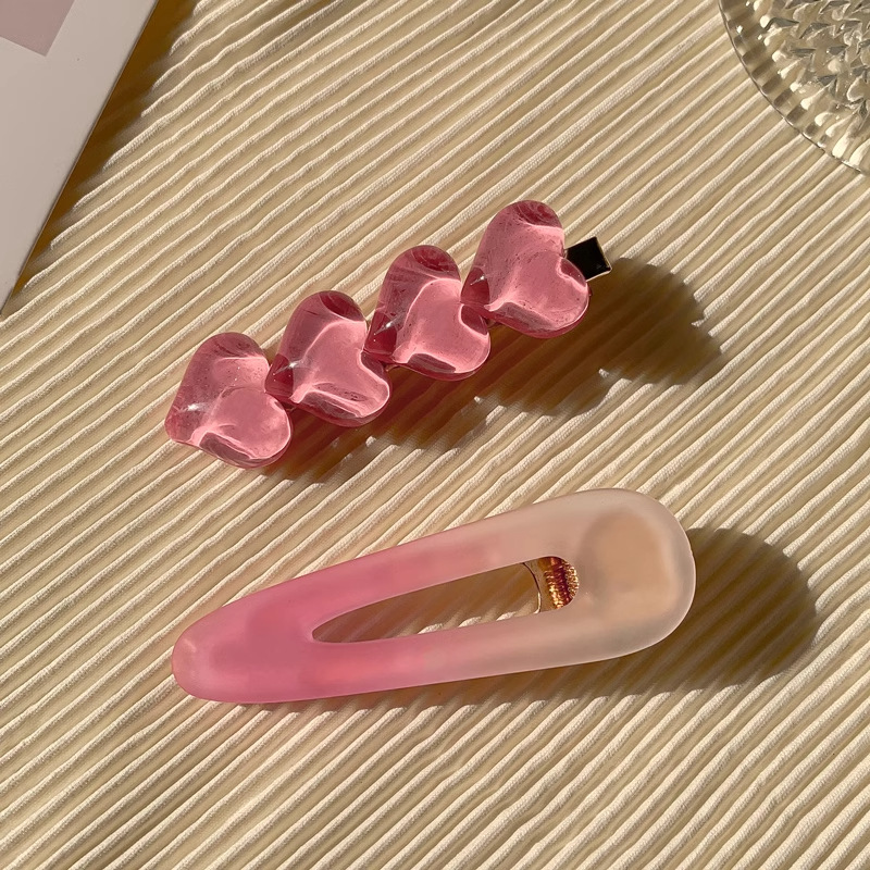 Pin de pelo de verano de dopamina rosa de alto nivel de sensación de frangeo un clip de pelo de frente acabado de pelo de broche adorable adornamiento para el pelo