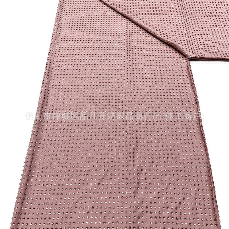 Nuevo tela de seda de leche caliente tela de vidrio caliente tela de perforación caliente vestido delgado vestido