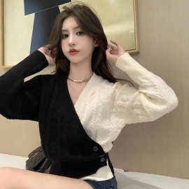 设计感别致交叉V领上衣女秋冬加厚韩版收腰黑白撞色针织衫毛衣潮
