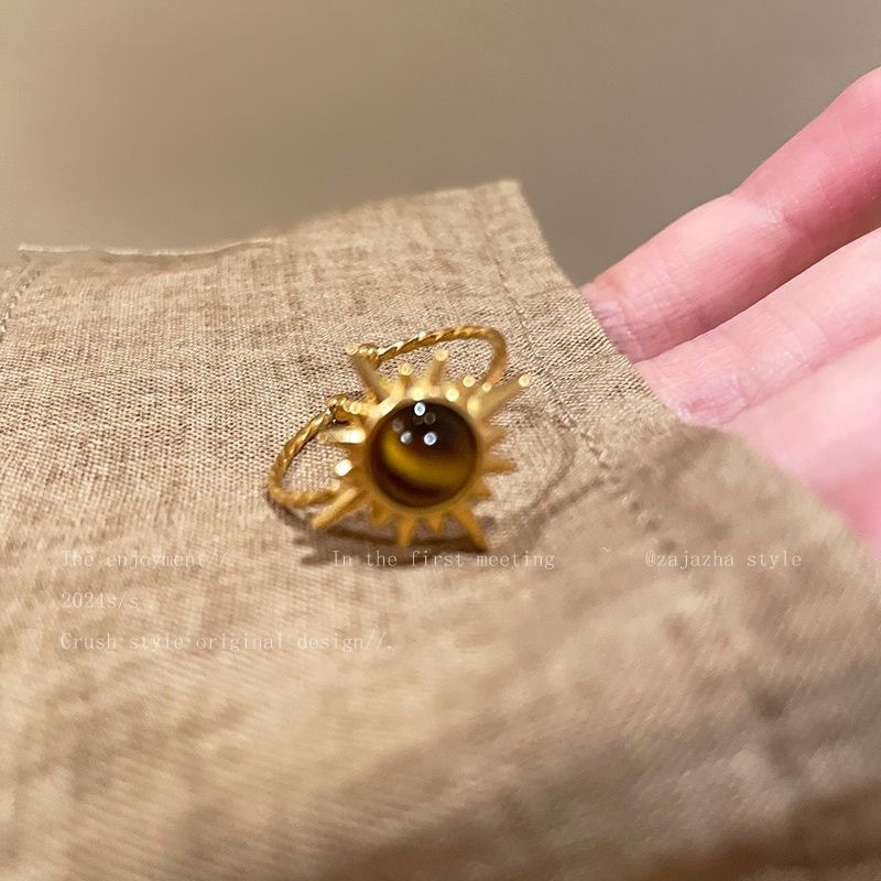 Sparkling Ring For Women, Crafted With Romance.Sleek & Comfortable, Designed To Highlight Your Charm.A Subtle Yet Stunning Piece For Dates,_voghion.com