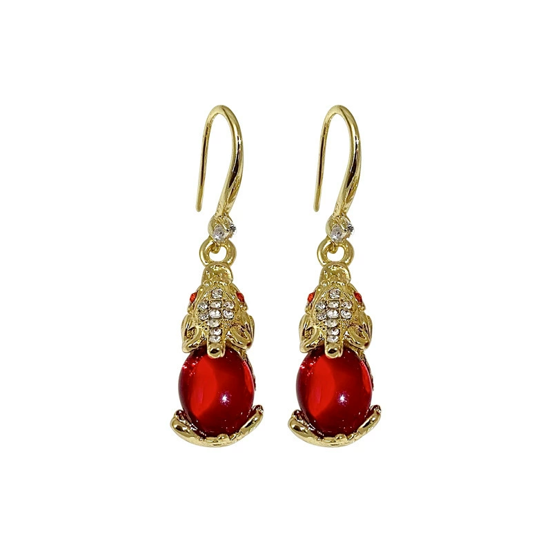 Capacious universal earrings, light luxury style