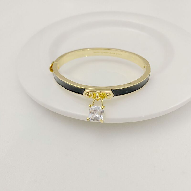 New Fashionable Light Luxury Minimalist Commuter Bracelet with Unique Design, Trendy and Exquisite, Featuring Rhinestone Inlay and Lock Shape New Fashionable Light Luxury Minimalist Commuter Bracelet with Unique Design, Trendy and Exquisite, Featuring Rhinestone Inlay and Lock Shape