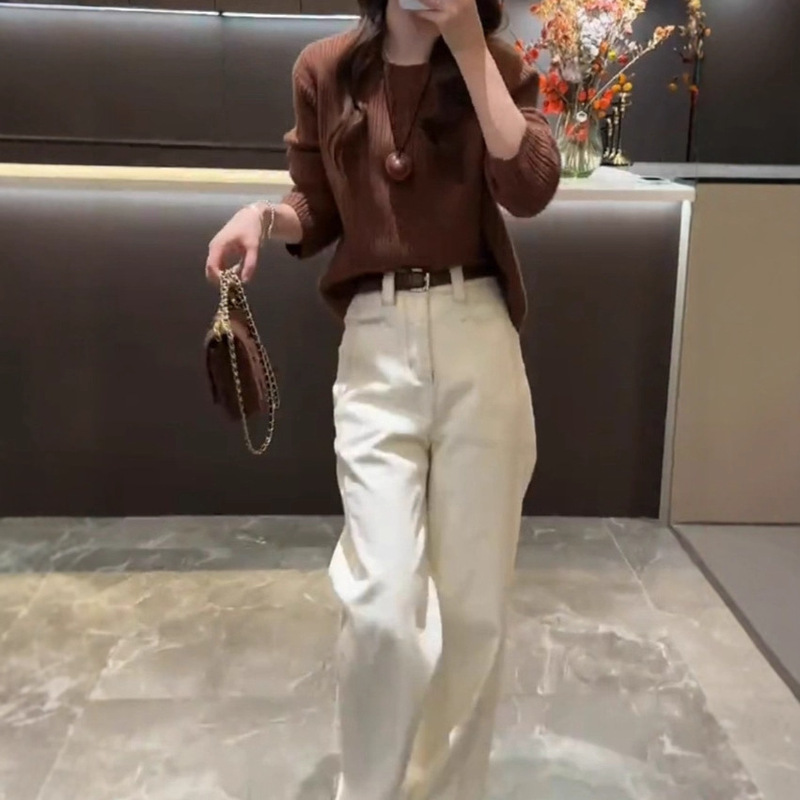 Designed Back Slit Pullover Knitted Sweater + New Loose, Fashionable and Casual Leg-Lengthening Straight Jeans