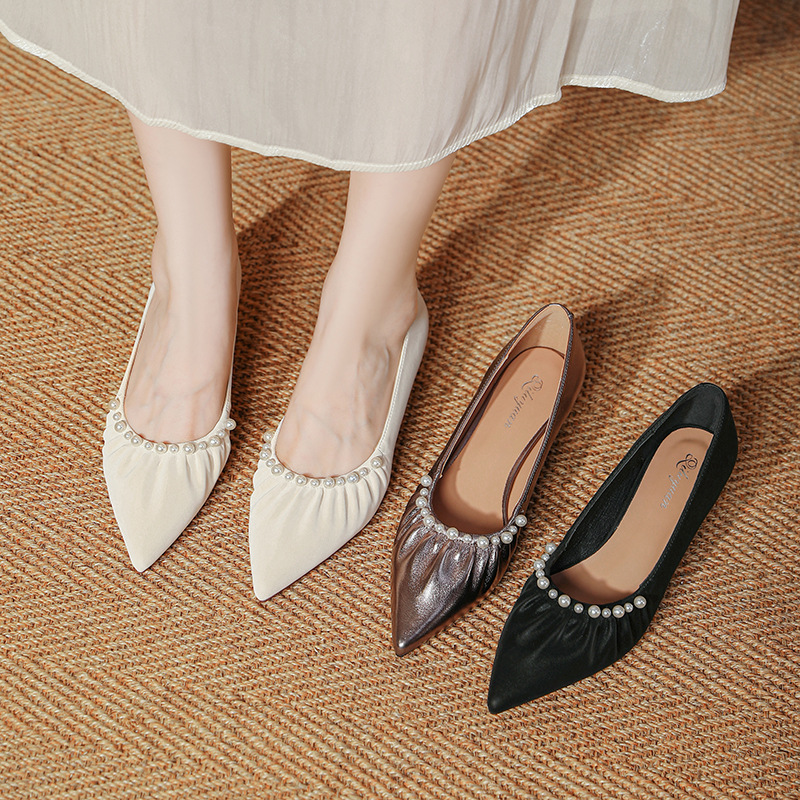 Pointed High Heels Women's Stiletto Heel Pearl Fashion Shoes 2025 New Spring and Autumn French Soft Leather Pleated Shallow Mouth Single Shoes Pointed High Heels Women's Stiletto Heel Pearl Fashion Shoes 2025 New Spring and Autumn French Soft Leather Pleated Shallow Mouth Single Shoes