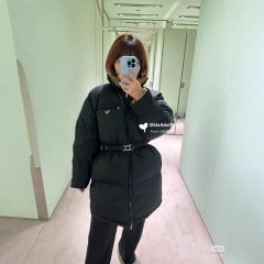 潮牌25ss秋冬新款三角标装饰立领中长款羽绒服外套配送腰带时尚百
