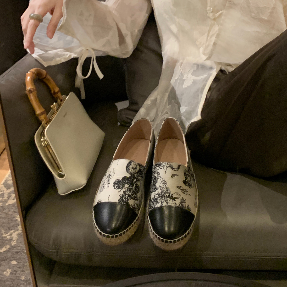 Versión de piel de oveja ~ la uva de la madre con un pedaleo de cabeza redonda pequeño viento de paja casual zapatos de tela única zapatos de pescador de suela gruesa