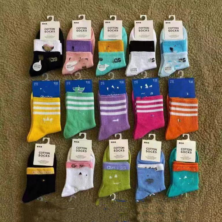Fashionable Color Series, Heat-Stamped, Breathable, Skin-Friendly, Soft Casual Socks for Men and Women, Three-Leaf Hook Adidas Champion Mid-Calf Socks