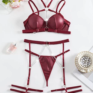 Кронштейн? Нет. The input: "Chain, waist belt, underwear, set, European style" -> translation: "Цепочка, пояс для талии, белье, набор, европейский стиль"