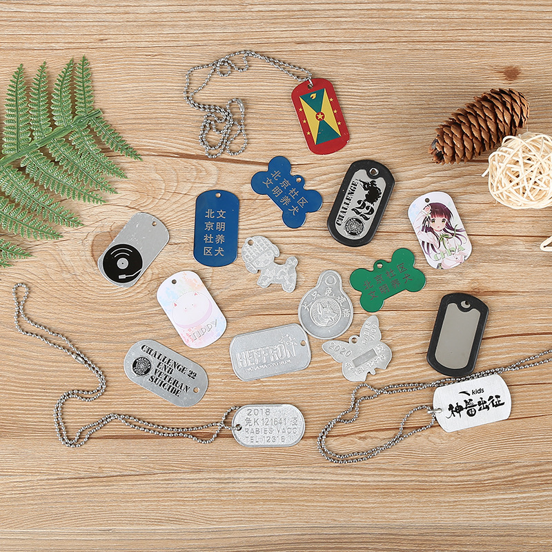 宠物吊坠狗牌定 制异形金属不锈钢吊牌 骨头图案挂防丢信息猫牌