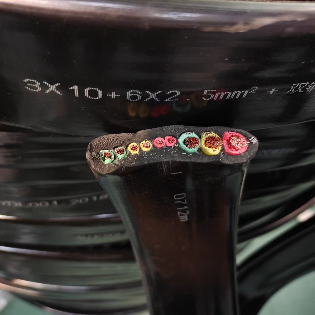 行车起重机扁平电缆线YVFB/YFFBJ3*10+6*2.5+双钢丝硅橡胶扁电缆