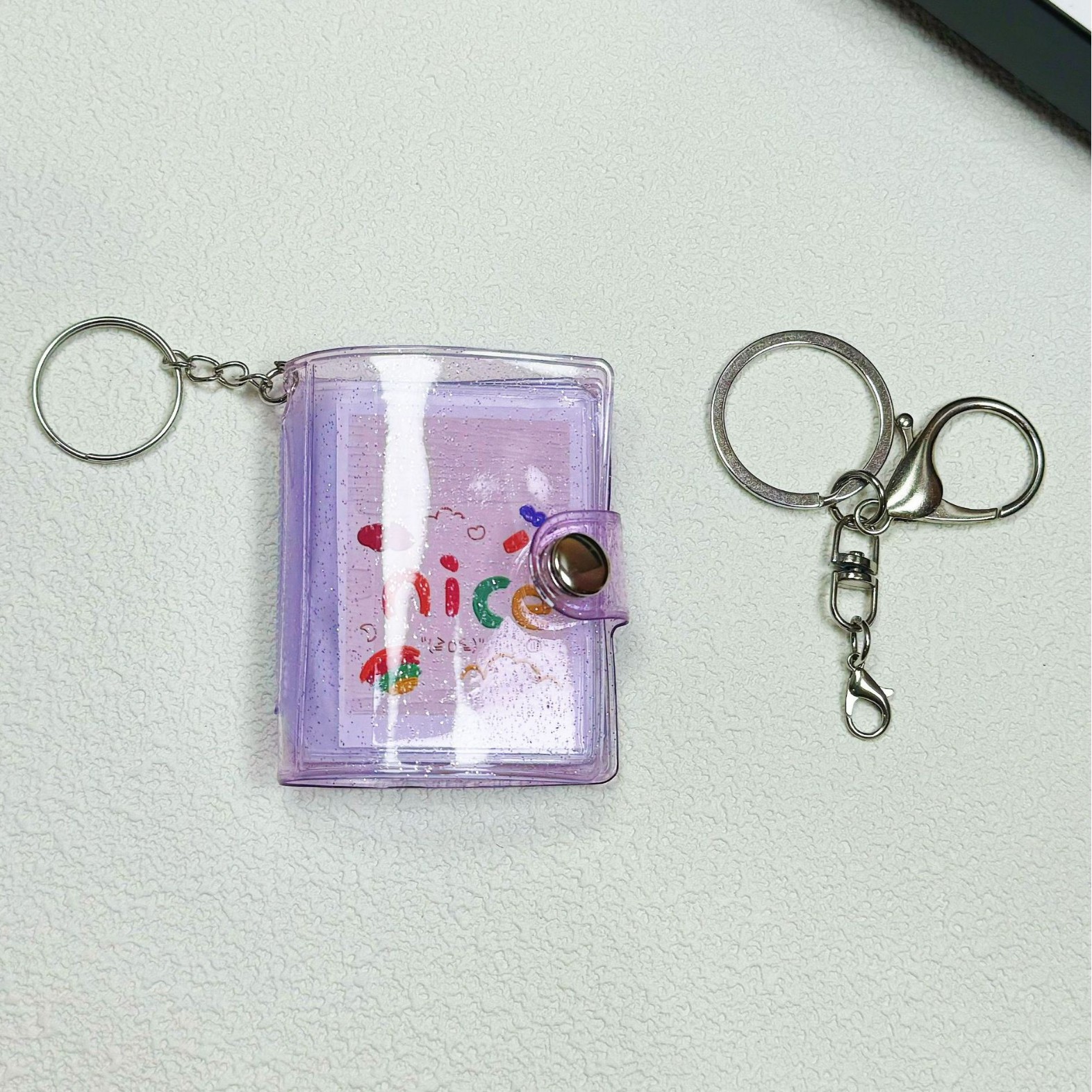 반짝이는 보라색