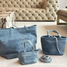 ��ĸ�����f���������ذ���Ů�¿�r�Џ͹ņμ��ͨ������Ů����