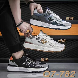 ������Ůͬ���\��Ь���S�r͸��ٴ������Q�����ϵ�Ь�r�а���Ь