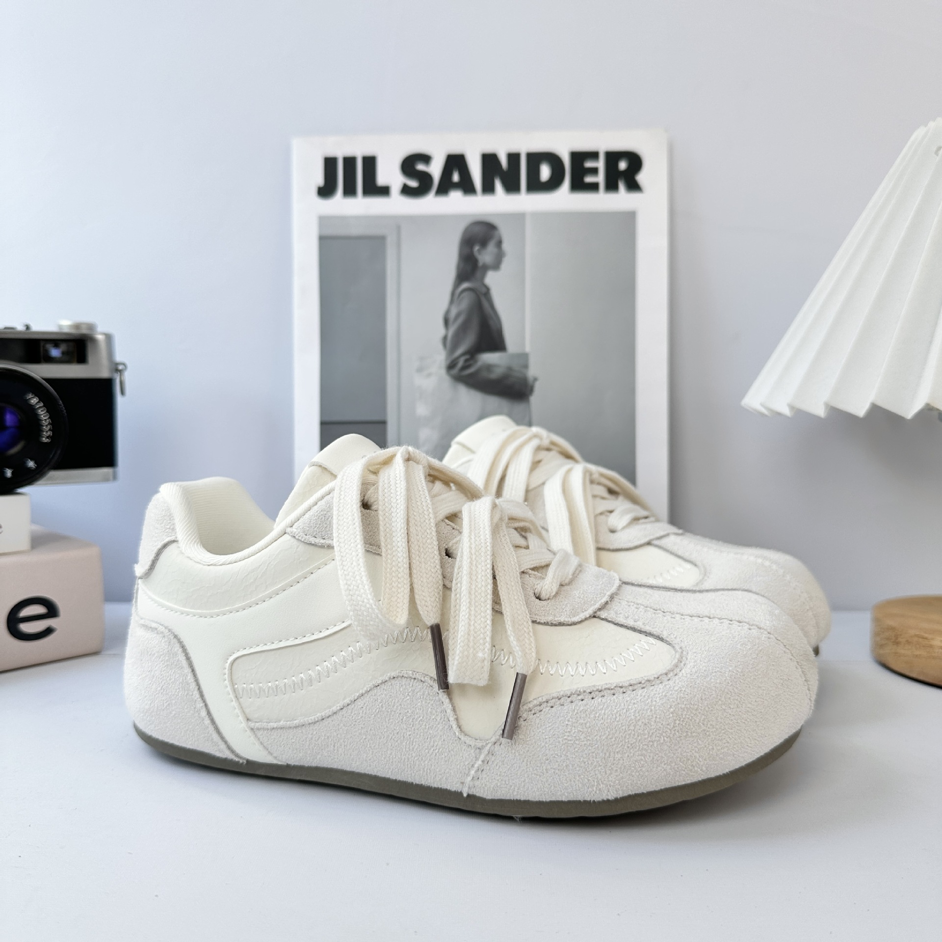 Yuanbo moda zapatos de entrenamiento para niños y niñas 2025 otoño nuevo estilo de explosión universal zapatos casuales ligeros planos zapatos de skate