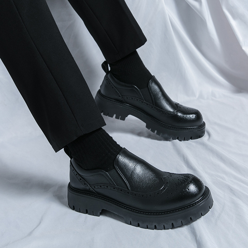 2025 modelos de primavera y otoño Bullock zapatos de cuero casuales artesanales tallados moda para hombres ropa formal de negocios zapatos de trabajo