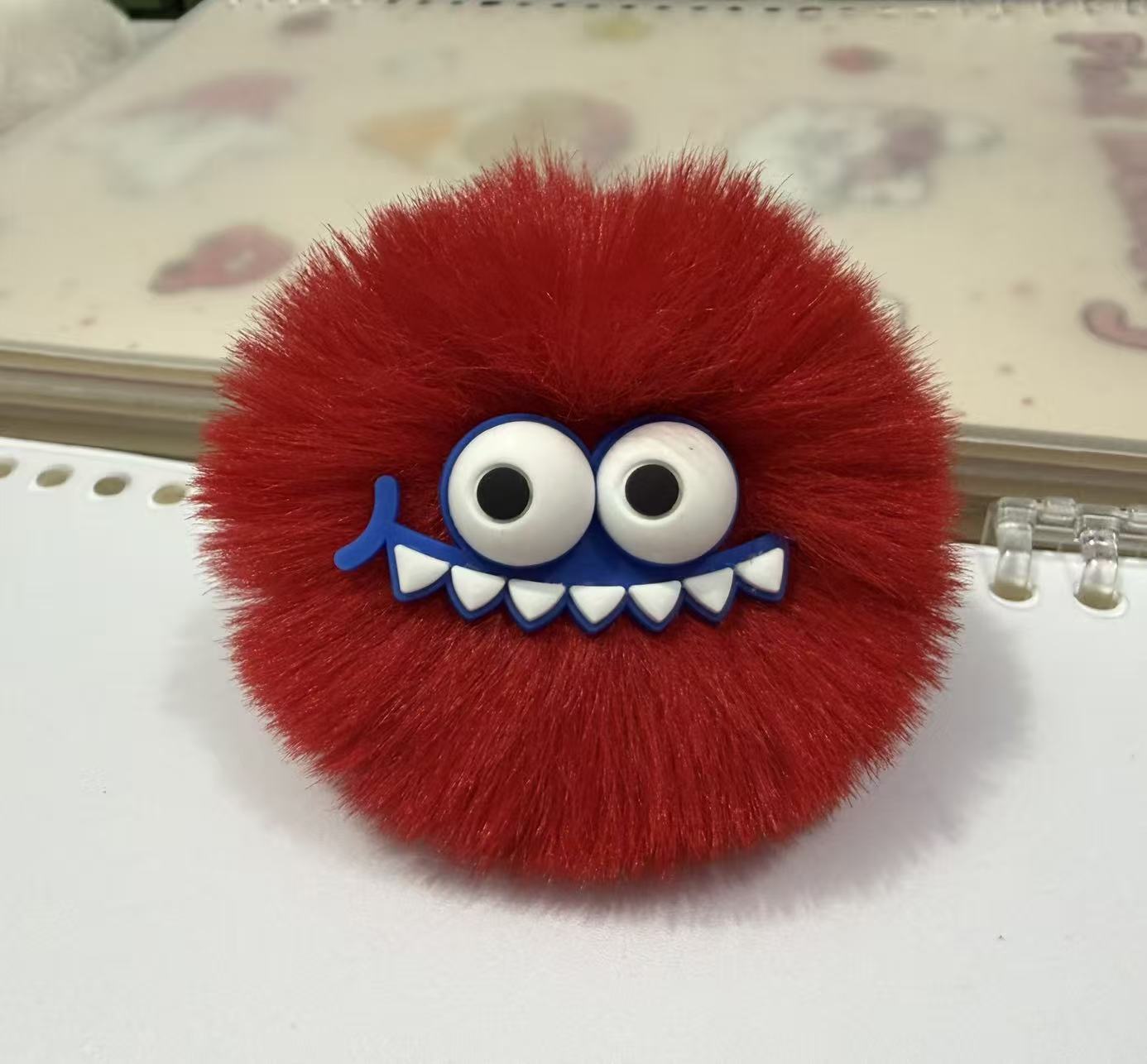 Cute pequeño Du dinosaurio peluche coche llavero colgante de pelo de dibujos animados bola de pelo monstruo muñeca bolsa colgante al por mayor image 7