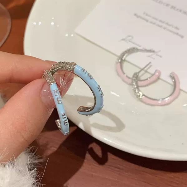 Fresh Spring New Style Accessible Luxury Letter Diamond Earrings for Women Silver Needle Elegant Trendyy Versatile Ins Style Earrings
