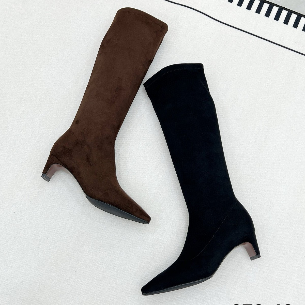 Boot nữ cổ cao ôm bắp chân da mờ mũi nhọn gót nhọn cao 2025 — Màu đen, Màu cà phê