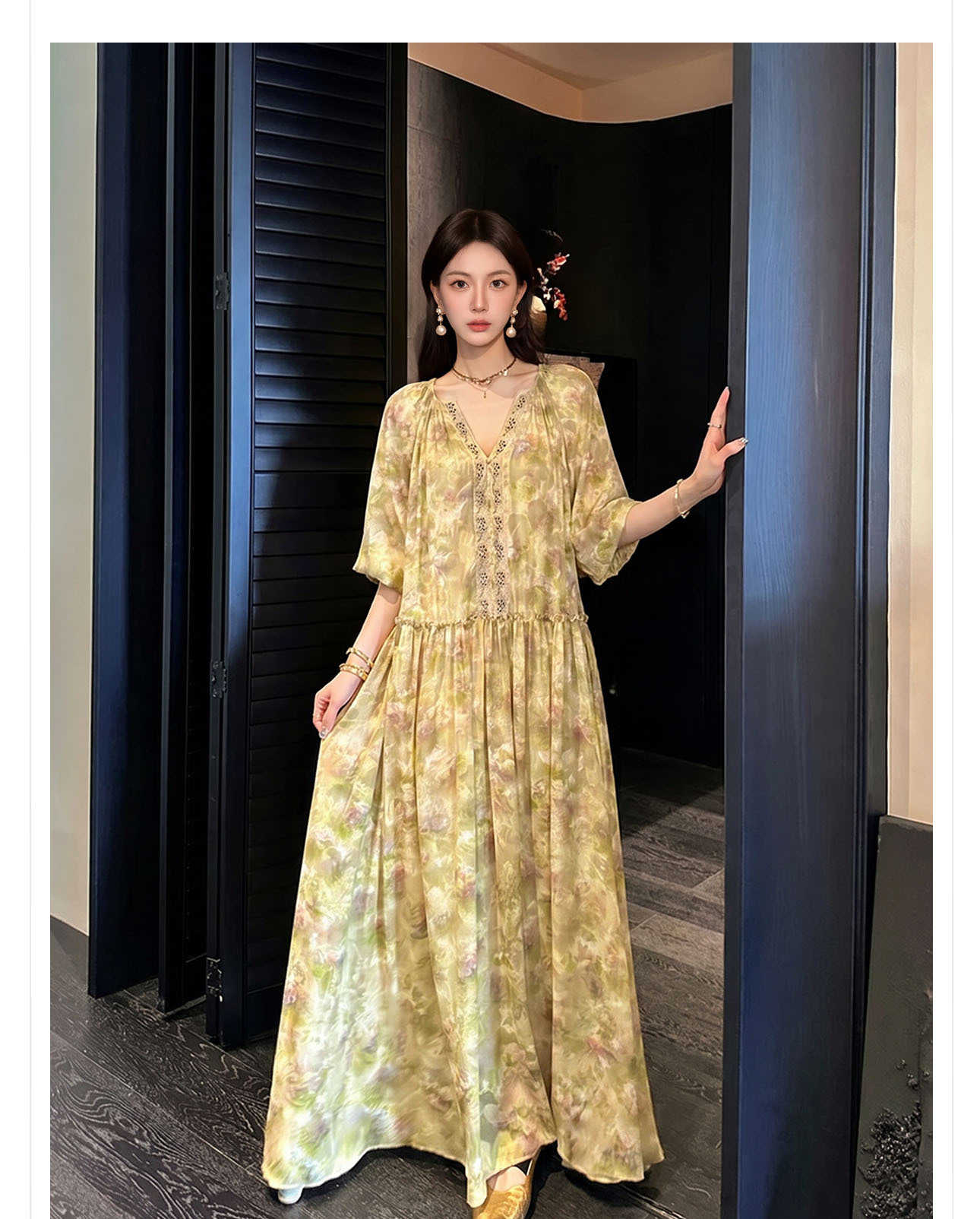 Đầm maxi nữ cổ V phong cách Trung Hoa hiện đại, tay dài, thêu hoa nổi và đính cườm — Xanh lá cây nhạtcolor chi tiết 6