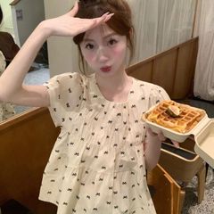 フレンチラウンドネックリボン柄半袖シャツ レディース 2025夏 プリーツゆったりトップス コントラストカラーデザイン