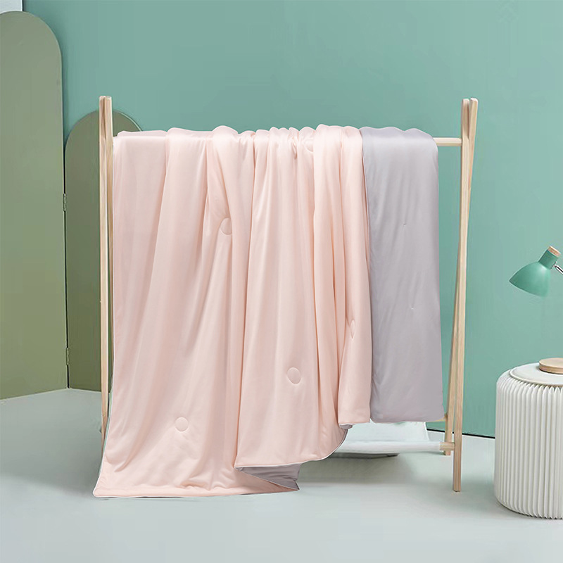 New Class a Cool Silk Summer Quilt Ice Cream Summer Cooling Quilt Machine Washable Air Conditioning Quilt Summer Nap Thin Quilt Wholesale